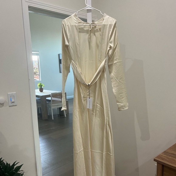 Silk Charmeuse, backless gown, floor length with a ruched cowl back. NWT - Picture 6 of 10